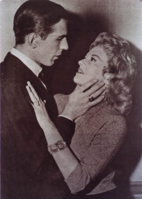 A murderous hand? Eeek!