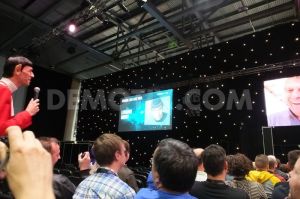 1412666370-the-stars-come-out-at-the-destination-star-trek-convention_5954378